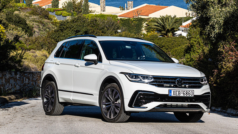 Ξεχωρίζει η plug-in hybrid έκδοση με τους 245 ίππους.