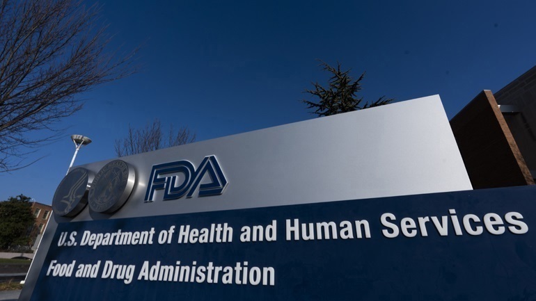 O FDA επιβεβαιώνει τον θάνατο γυναίκας από θρόμβωση μετά τον εμβολιασμό της με το σκεύασμα της Johnson & Johnson
