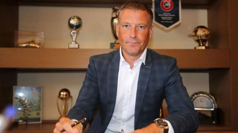 Κλατενμπεργκ: «Σωστή η απόφαση για το πέναλτι στον Μακέντα, υπάρχει παράβαση στο χέρι του Κρέσπο»