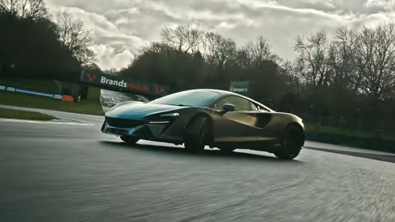 Μόνο τα λινά έμειναν από τα ελαστικά!