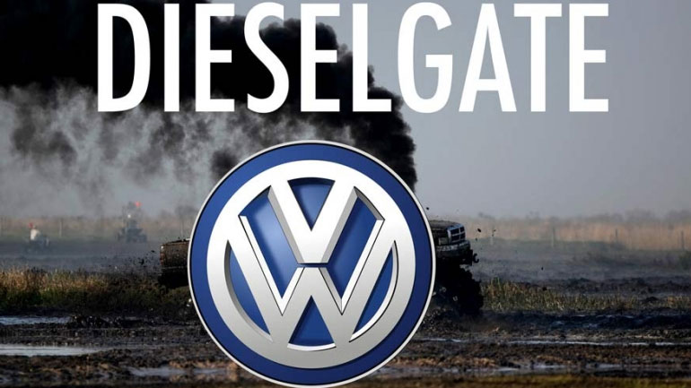 Απόφαση-“κόλαφος” για τη Volkswagen: Πρέπει να αποζημιώσει πελάτες που πήραν δάνεια για αγορά “πειραγμένων” οχημάτων diesel