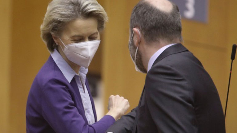 Βέμπερ: Όταν αντιμετωπίζουμε απολυταρχικούς ηγέτες, η ΕΕ πρέπει να είναι ενωμένη