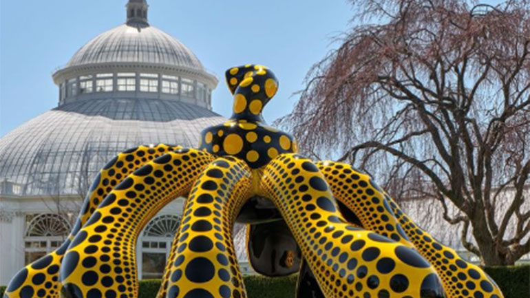 «Kusama: Cosmic Nature»: Έκθεση στον Βοτανικό Κήπο της Νέας Υόρκης