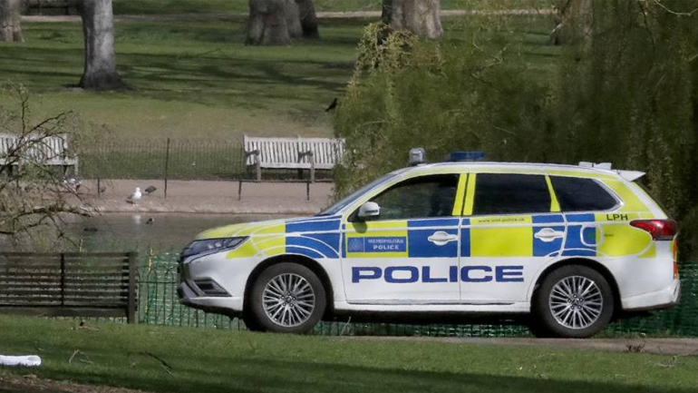 Βρετανία: Η αστυνομία του Λονδίνου συνέλαβε έναν άνδρα που κρατούσε ένα τσεκούρι στην λεωφόρο The Mall