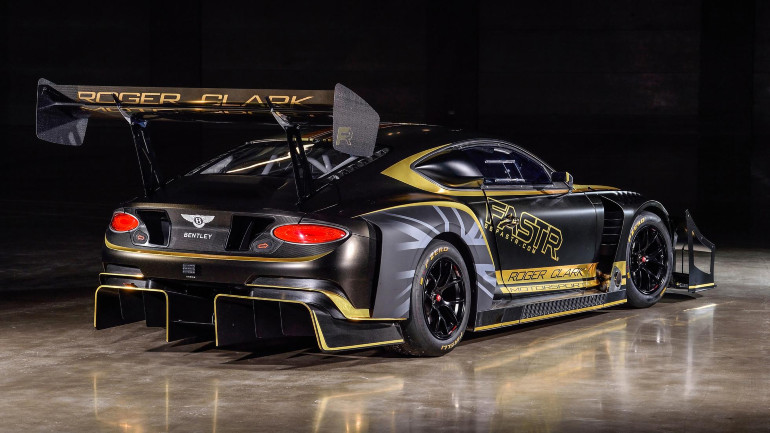 Η Bentley αναφέρει πως αυτή είναι η μεγαλύτερη αεροτομή που έχει μπει ποτέ σε αυτοκίνητό της. Την πιστεύουμε!