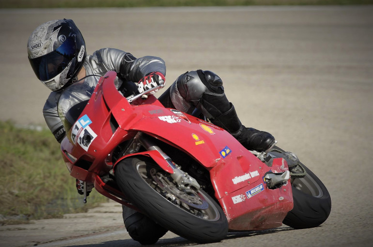 Σε κάποιο track day στις Σέρρες με ένα Ducati 749 ή 999... 