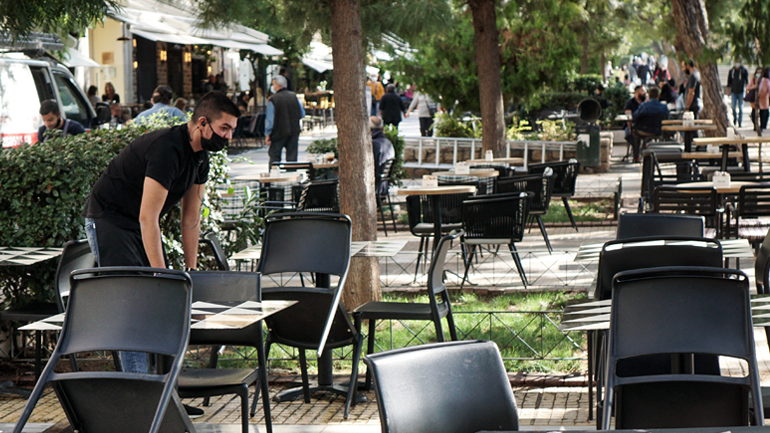 Με βρετανικό μοντέλο και self tests ανοίγει η εστίαση