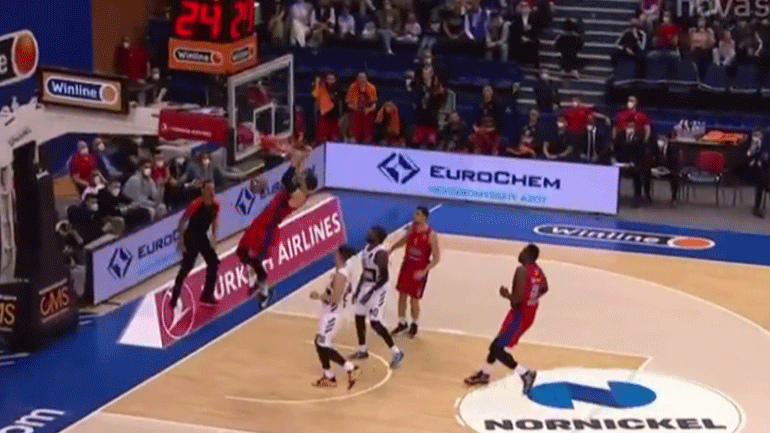 Εντυπωσιακά καρφώματα στο παιχνίδι του Παναθηναϊκού με την ΤΣΣΚΑ