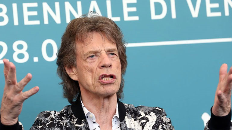 Ο Μικ Τζάγκερ γιορτάζει το τέλος του lockdown με το τραγούδι «Eazy Sleazy»