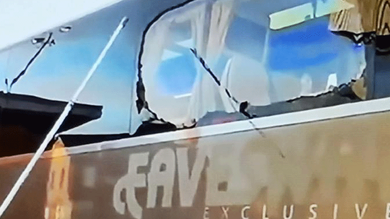 Πέταξαν πέτρες στο πούλμαν της Ρεάλ στον δρόμο προς το Άνφιλντ