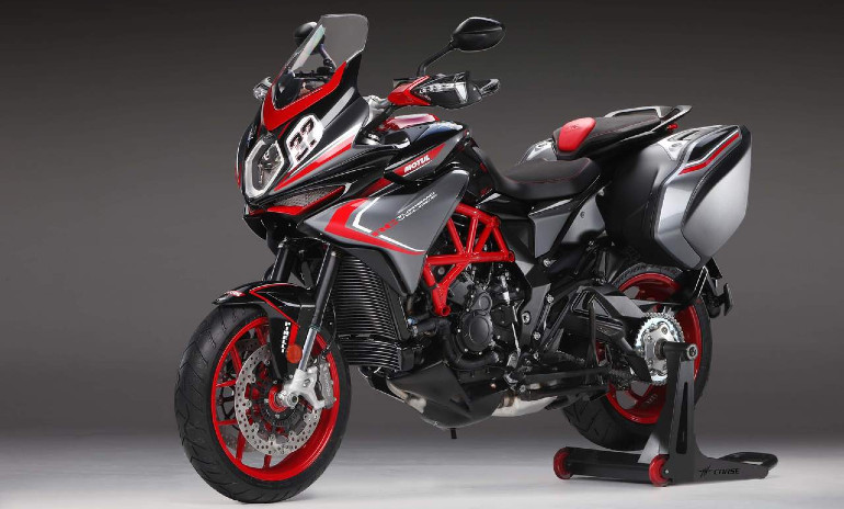 Η κορυφαία έκδοση RC περιλαμβάνει το σύστημα SCS στο κιβώτιο ταχυτήτων.