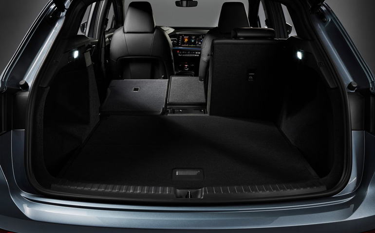 Τεράστιο το πορτμπαγκάζ για τα δεδομένα της compact κατηγορίας.