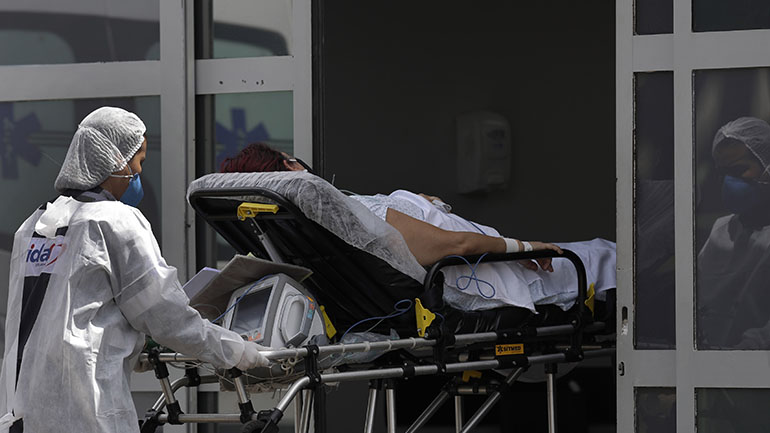 Η Ρωσία κατέγραψε 8.944 νέα κρούσματα κορωνοϊού