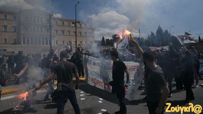 Πανεκπαιδευτικό συλλαλητήριο στα Προπύλαια