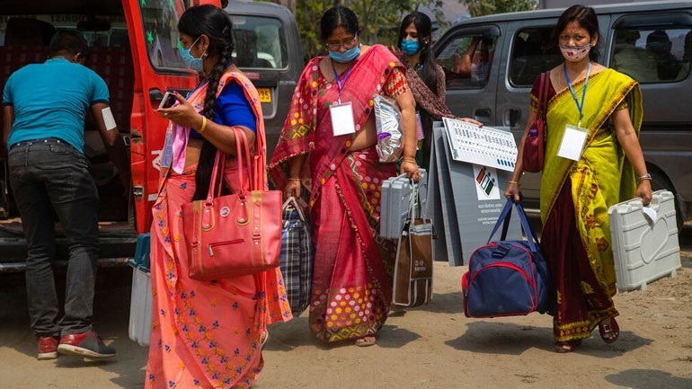 Ινδία: Περισσότερα από 217.000 νέα κρούσματα κορωνοϊού