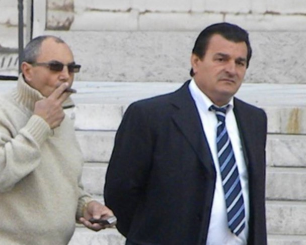 Νικολίνο Γκράντε Αράκρι (διακρίνεται δεξιά)