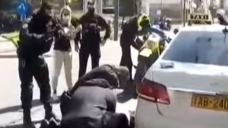 Αστυνομικός σώζει επιβάτη ταξί από ανακοπή