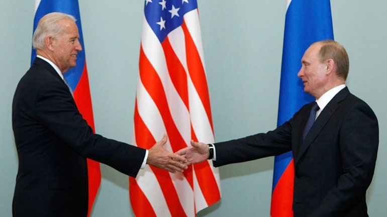 Η Βιέννη ζητά να φιλοξενήσει μελλοντική συνάντηση Μπάιντεν – Πούτιν