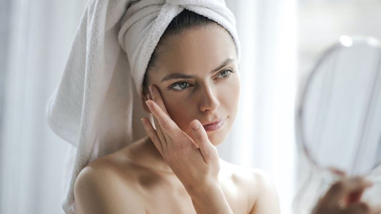 Γλυκολικό οξύ: Το θαυματουργό συστατικό που δεν πρέπει να λείπει από την beauty routine σας