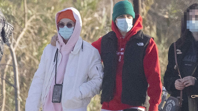 Τάμτα – Πάρις Κασιδόκωστας: Βόλτα στο Καβούρι με athleisure looks Τάμτα – Πάρις Κασιδόκωστας: Βόλτα στο Καβούρι με athleisure looks