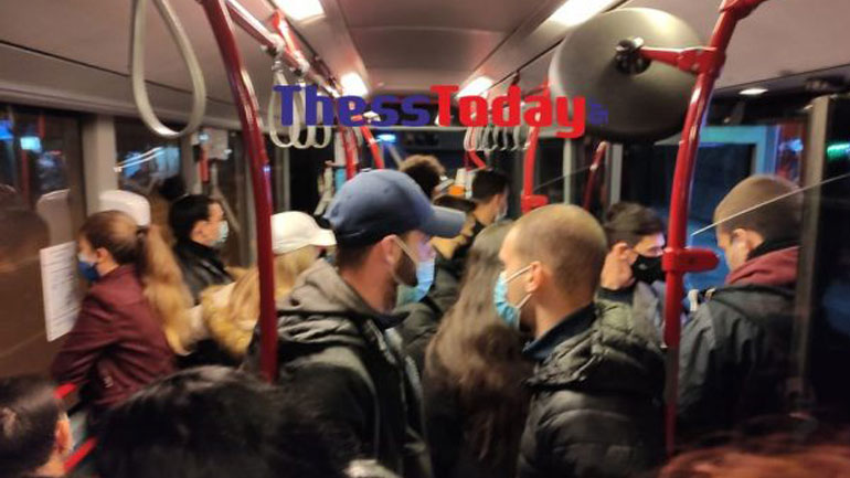 Θεσσαλονίκη: Συνωστισμός σε λεωφορείο του ΟΑΣΘ την ώρα της απαγόρευσης κυκλοφορίας