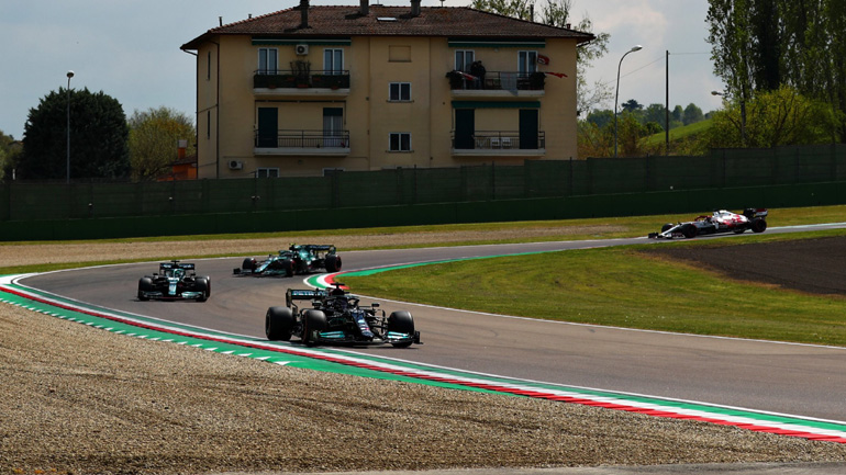 Όλα έτοιμα για τον μεγάλο αγώνα της F1 στην Imola Όλα έτοιμα για τον μεγάλο αγώνα της F1 στην Imola