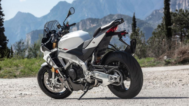 Αεροδυναμικά βοηθήματα με πτερύγια εσωτερικά του mini φέρινγκ.