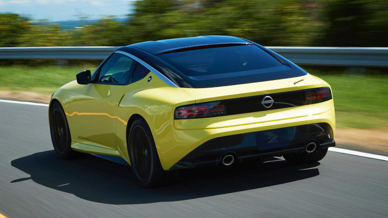 Το πίσω μέρος είναι εμπνευσμένο από το S30 του 1969.