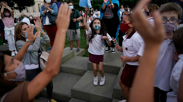 Αργεντινή: Ανοίγουν τα σχολεία στο Μπουένος Άιρες παρά την έξαρση της πανδημίας