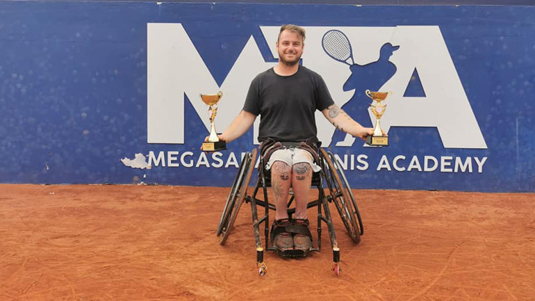 Τένις με αμαξίδιο: Διπλή πρωτιά για τον Στέφανο Διαμαντή στο Mega Saray Open