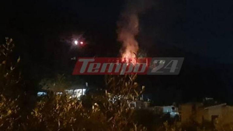 Πάτρα: Μεγάλη φωτιά σε δασική έκταση στον Ομπλό Πάτρα: Μεγάλη φωτιά σε δασική έκταση στον Ομπλό