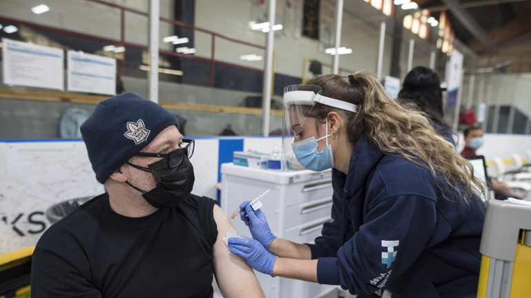 Καναδάς: Το εμβόλιο της AstraZeneca εγκρίθηκε για τους άνω των 45 ετών στο Κεμπέκ