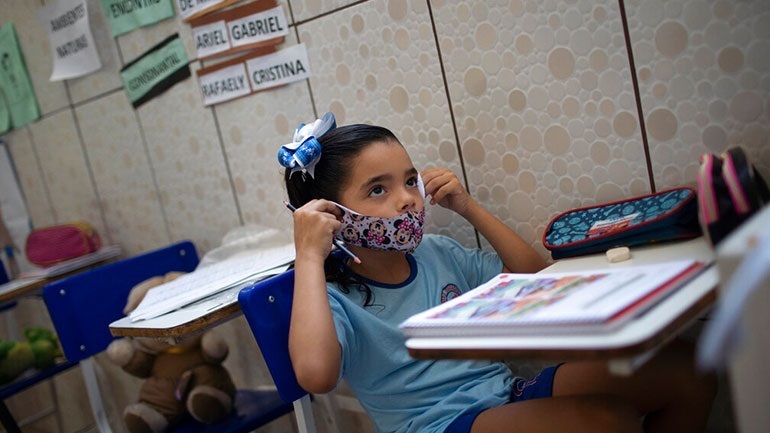 Μόλις το 14,2% των προσφυγόπουλων φοιτά στα ελληνικά σχολεία, σύμφωνα με πόρισμα του Συνηγόρου του Πολίτη