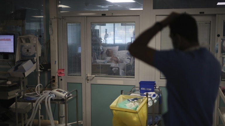 COVID-19: 9.600 κρούσματα και 297 θάνατοι το τελευταίο 24ωρο στη Γερμανία COVID-19: 9.600 κρούσματα και 297 θάνατοι το τελευταίο 24ωρο στη Γερμανία