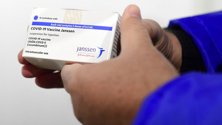ΕΜΑ: Πιθανή σύνδεση του εμβολίου Johnson & Johnson με «πολύ σπάνιες» θρομβώσεις