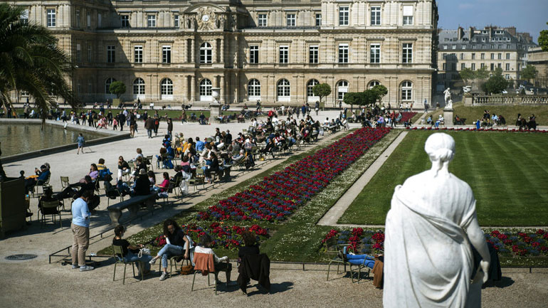 Γαλλία: Ο υπουργός Υγείας τάσσεται υπέρ μιας περιφερειακής χαλάρωσης των μέτρων lockdown