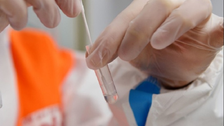 H Βρετανία ξεκινά έρευνες για την ανάπτυξη αντιιικών φαρμάκων που θα λαμβάνονται στο σπίτι