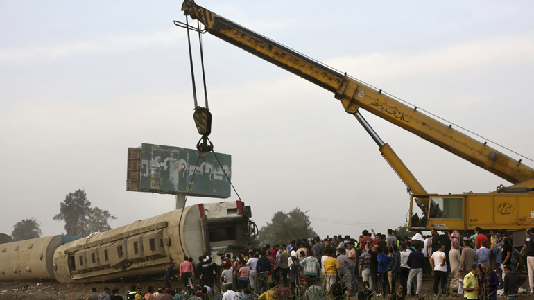 Στους 23 οι νεκροί από τον εκτροχιασμό τρένου στην Αίγυπτο