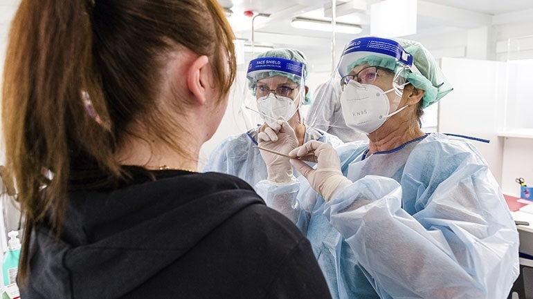 Κύπρος: Νέο αρνητικό ρεκόρ νοσηλευομένων με 843 νέα κρούσματα Covid-19