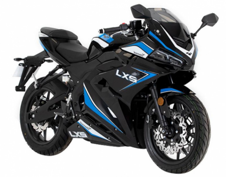 Σύγχρονος σχεδιασμός με σωστή εργονομία και όμορφη μάσκα εμπρός.