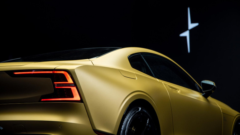 Χρυσό με μαύρες ζάντες, εκπληκτικός συνδυασμός.