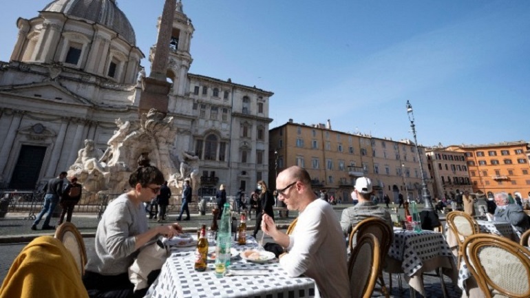 Ιταλία: Η κυβέρνηση ενέκρινε τη χαλάρωση των μέτρων