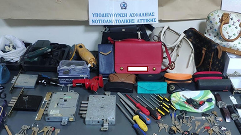 Εξαρθρώθηκε εγκληματική ομάδα που διέπραττε διαρρήξεις σε οικίες στην Αττική