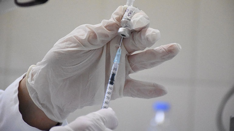 ECDC: Η Ευρώπη χορήγησε σχεδόν 17 εκατ. δόσεις εμβολίων κατά του Covid-19