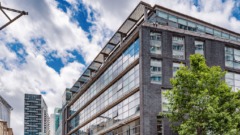 Γνωστό πανεπιστήμιο του Λονδίνου αλλάζει όνομα λόγω του… δουλεμπορίου! 