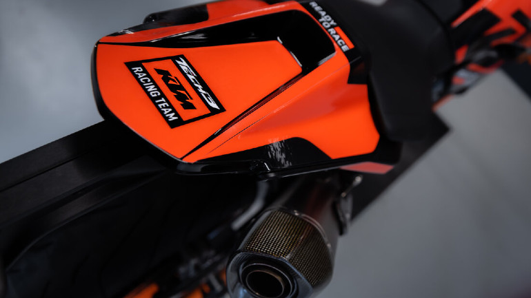 Προλαβαίνεις μία από τις 100 KTM Duke 890 Tech3;