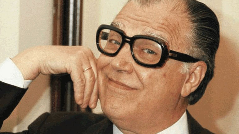 Σαν σήμερα γεννήθηκε ο Γιάννης Μιχαλόπουλος, ο αγαπημένος δικαστής της μικρής οθόνης