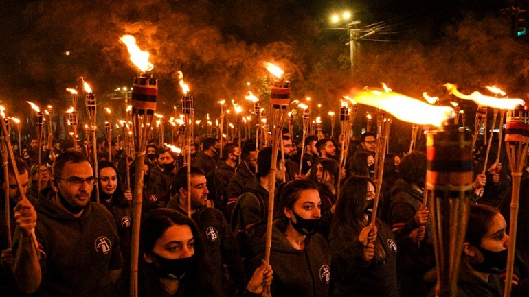 Αρμενία: Χιλιάδες διαδηλωτές απέτισαν φόρο τιμής στα θύματα της γενοκτονίας
