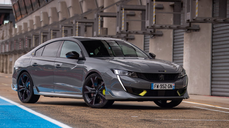 Οδηγοί αγώνων οι πρώτοι που οδήγησαν το 508 PEUGEOT SPORT ENGINEERED 