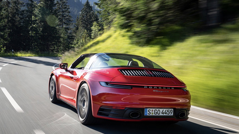 «Έκρηξη» πωλήσεων για την Porsche